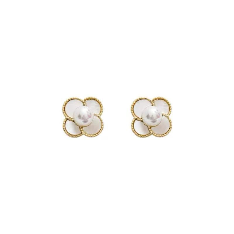 Aphrodite Four-leaf Clover Fresh Water Pearl Earrings